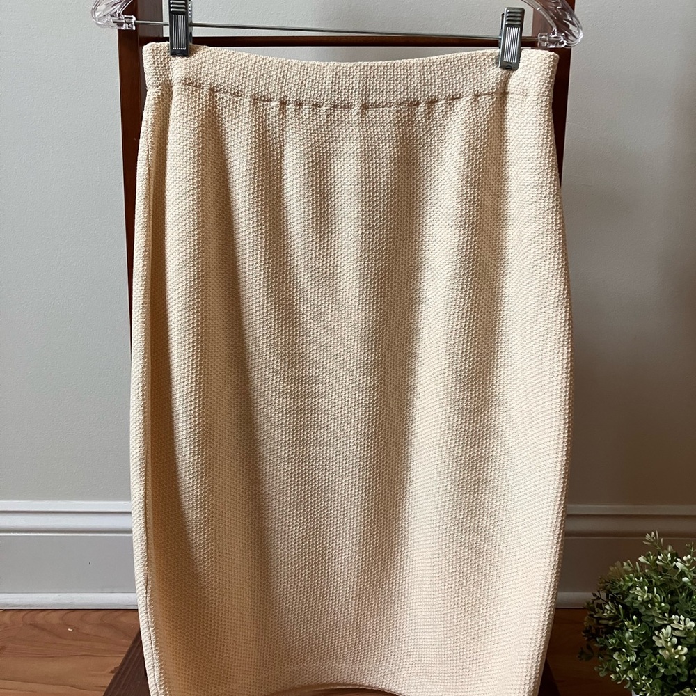 EUC St. John Collection Cream Textured Knit Midi Skirt